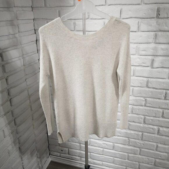 2/$30.00 - Denver Hayes Ladies Size XS 3/4 Length Sleeve Light Grey Sweater - Picture 2 of 9